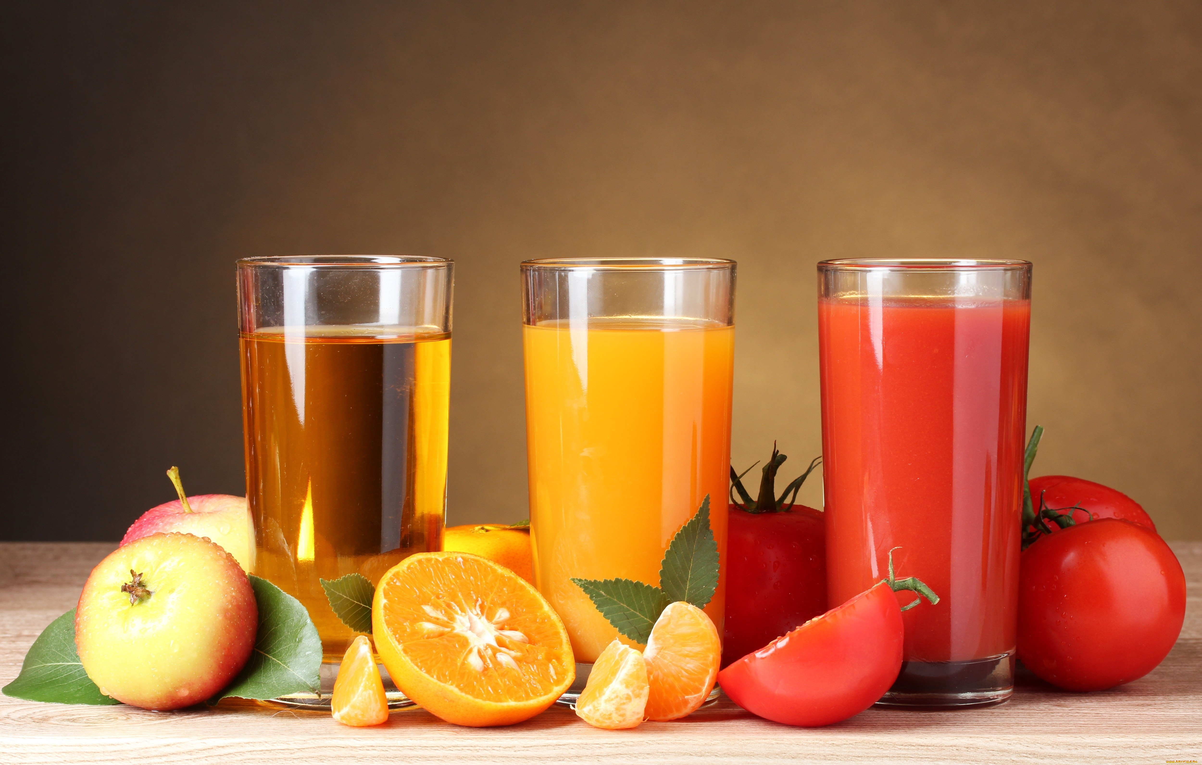 Вода вода томатный сок вода вода. Сок. Фруктовые и овощные соки. Натуральный сок. Свежевыжатые фруктовые соки.